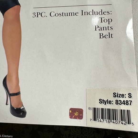 Touchdown Tina Costume - Picture 4 of 7